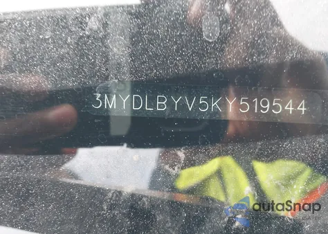 2019 Toyota Yaris Le z USA, uszkodzony, nr VIN 3MYDLBYV5KY519544